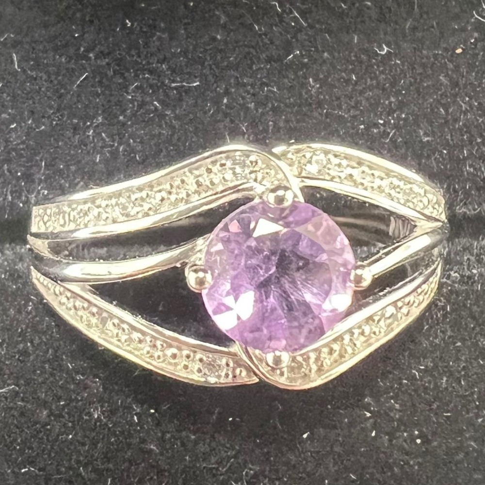 Avon Sterling Silver Genuine Amethyst Bypass Ring Size 7 Purple Gemstone 925‎ - Picture 2 of 10